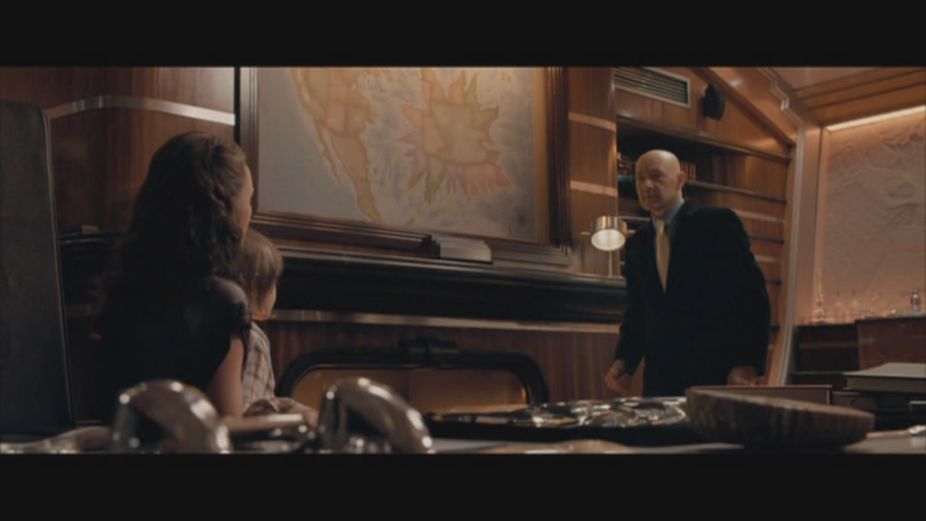 snapshot20090818204943 Lex Luthor (Kevin Spacey) explains his dastardly plot to Lois Lane.