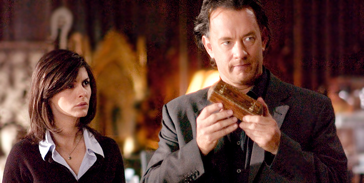 3 Sophie Neveu (Audrey Tautou) and Robert Langdon (Tom Hanks) try to solve a mystery...