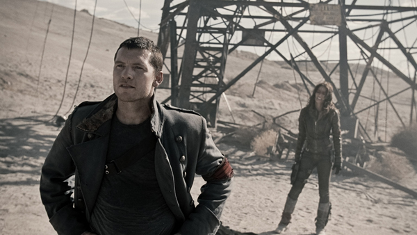 terminator_salvation_movie_image_sam_worthington_and_moon_bloodgood_ Yes, okay, I'll admit it! You look good in that trenchcoat...