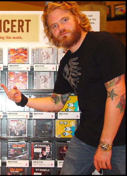 434px-RyanDunn-HOB