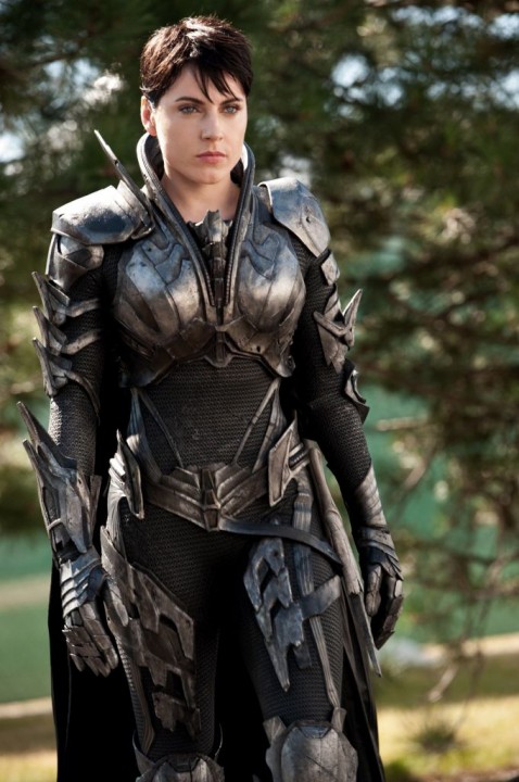 Does this suit accentuate my boobs?