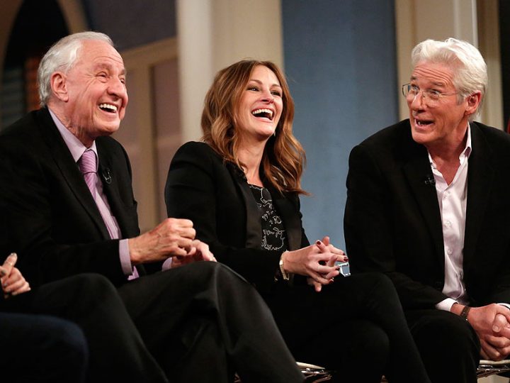 Garry Marshall (L) with Pretty Woman stars Julia Roberts (C) and Richard Gere (R).