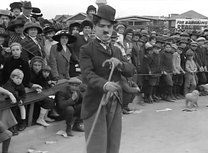 Kid Auto Races At Venice - The first appearance of Chaplin's "Little Tramp"