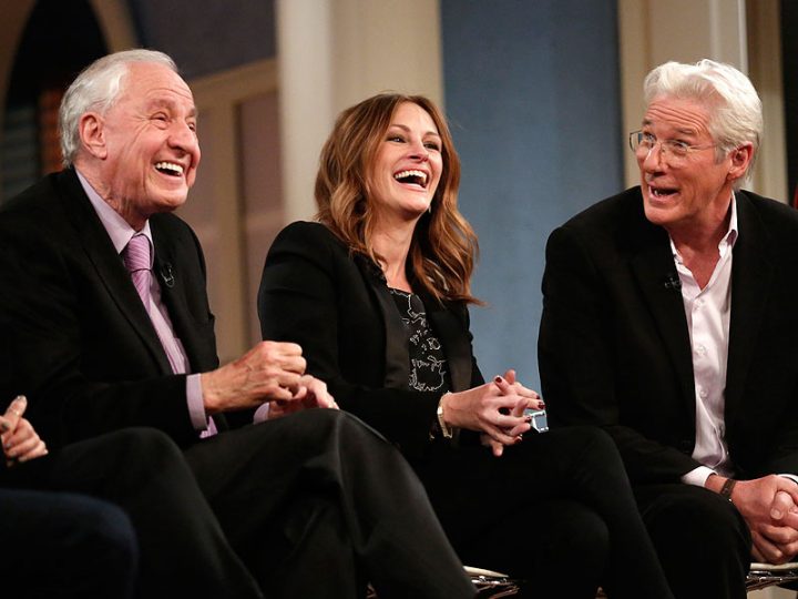 Garry Marshall (L) with Pretty Woman stars Julia Roberts (C) and Richard Gere (R). 