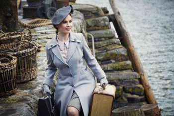 the-guernsey-literary-potato-peel-soceity-film-lily-james