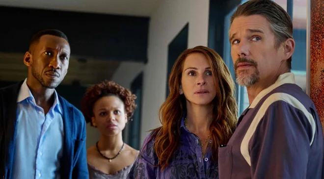 Mahershala-Ali-Myhala-Ethan-Hawke-and-Julia-Roberts-stand-together-in-Leave-the-World-Behind